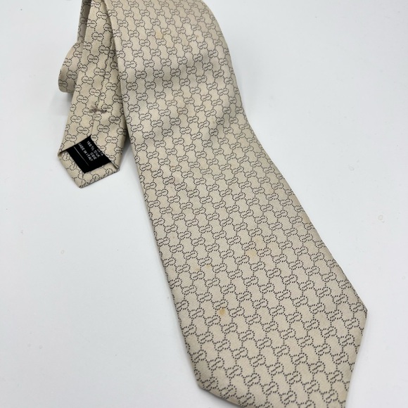 Gucci Cream and Black Silk Tie with Geometric Pattern - Picture 1 of 8